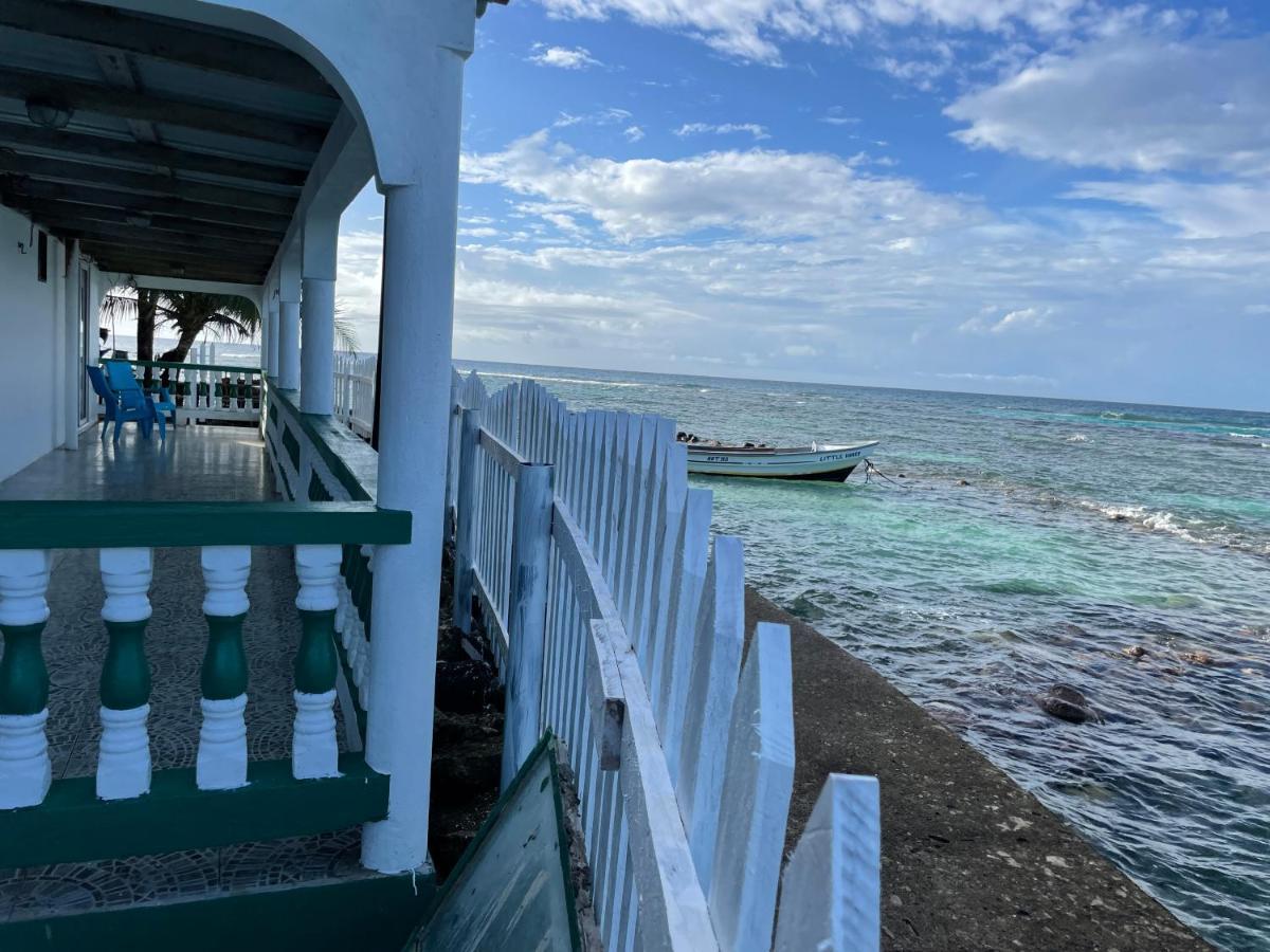 The Wave Hostel Corn Island Brig Bay Eksteriør bilde