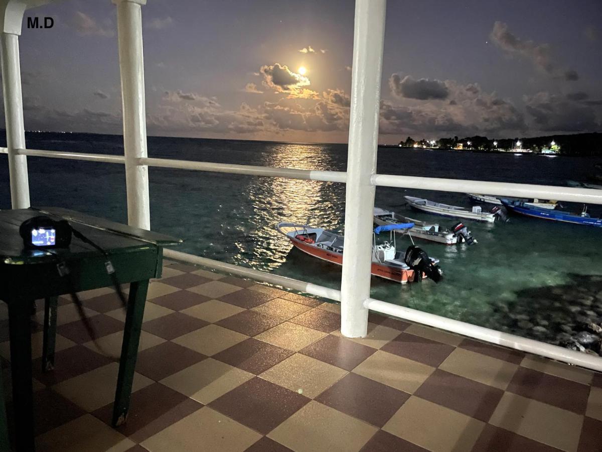 The Wave Hostel Corn Island Brig Bay Eksteriør bilde